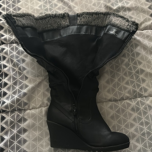 Women’s Faux leather plus size boots - Picture 3 of 7